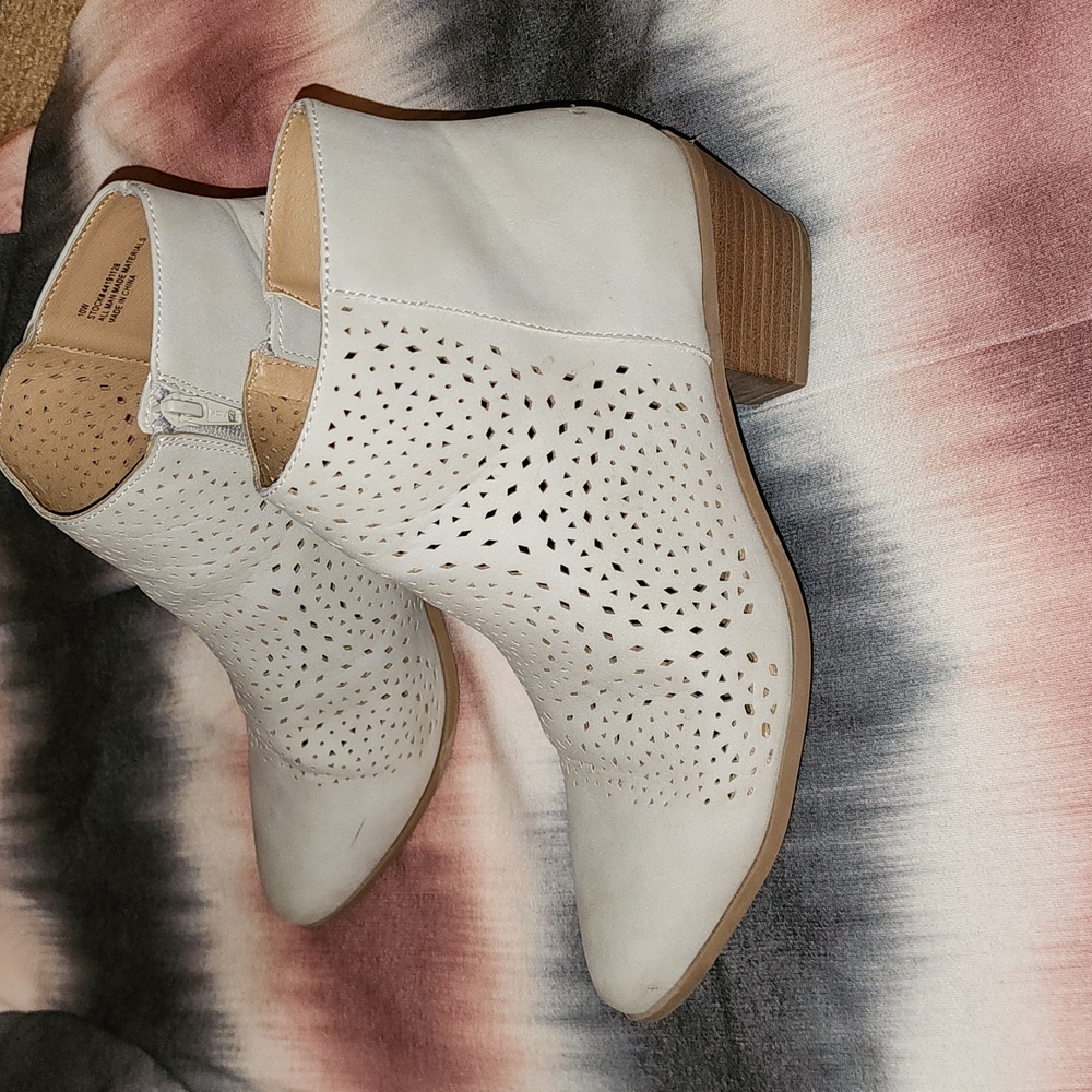 Booties - Picture 6 of 7